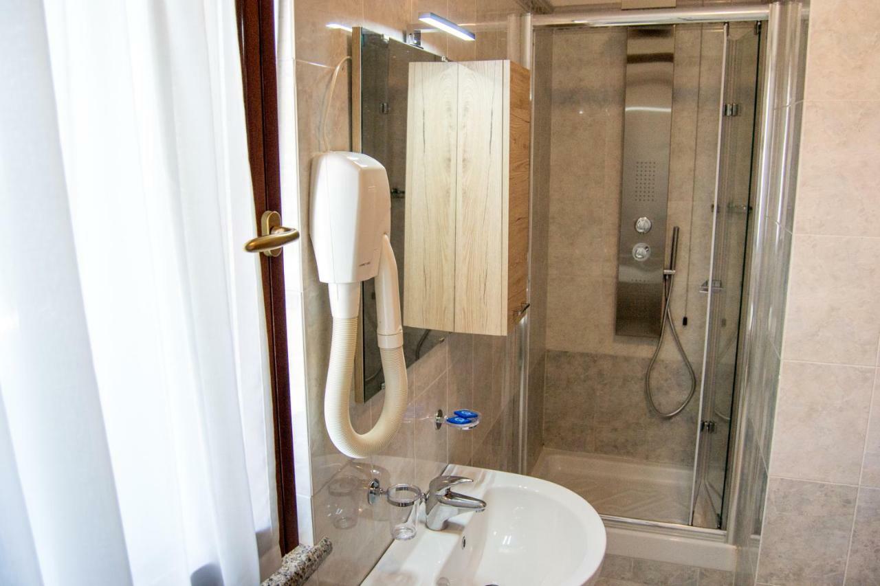 Hotel D'Atri Montesilvano Marina エクステリア 写真