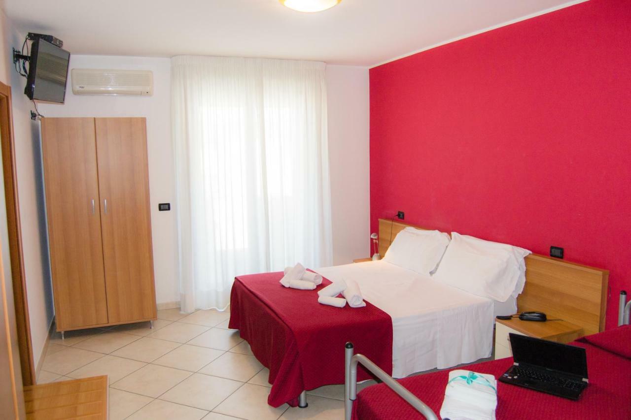 Hotel D'Atri Montesilvano Marina エクステリア 写真